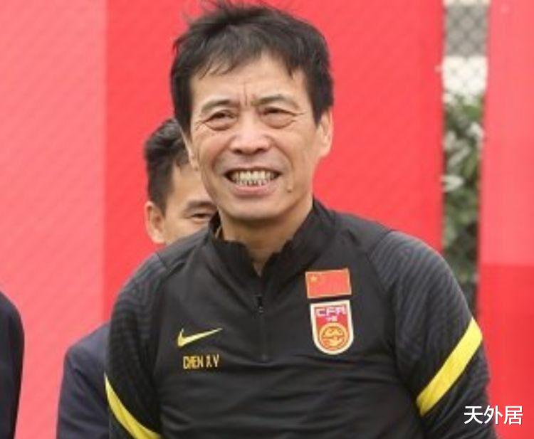 广州队|恒大再见，陈戌源因国足道歉！中国足球2021最后一天，写满了无奈