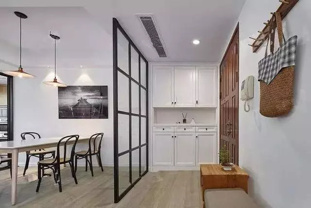 不管户型如何，都应有个好看又实用的家居鞋柜，还是多功能型的！