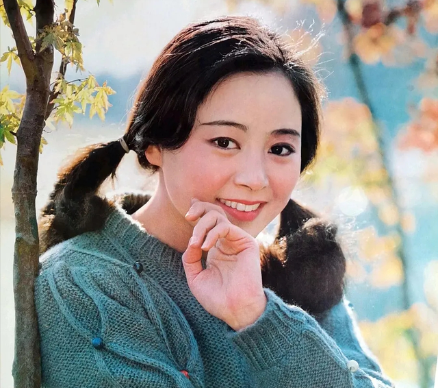 张瑜|张瑜：23岁凭一吻成名，离婚后选择不婚，如今64岁没孩子也幸福