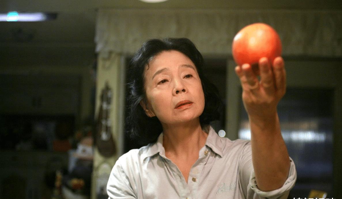 尹静姬|77岁老戏骨因病被遗弃国外，丈夫不管女儿不问，想回国都成问题