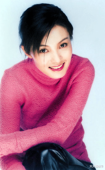 谢雨欣|可伶的雨欣：18岁生子，4登春晚，跟男友睡了4年却不知他真实姓名