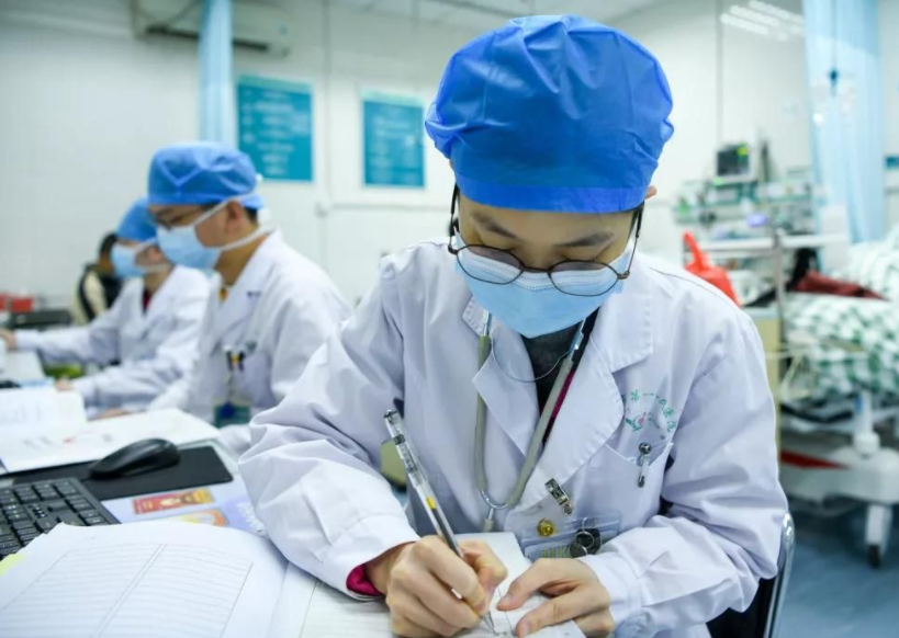 大学生|家长眼中的职业“鄙视链”，公务员排名情理之中，医生勉强能入眼