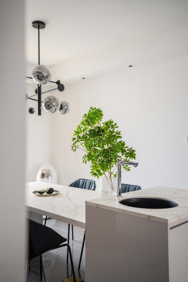 200㎡的海景大平层，同一空间中，兼具沉稳大气、时尚跳跃