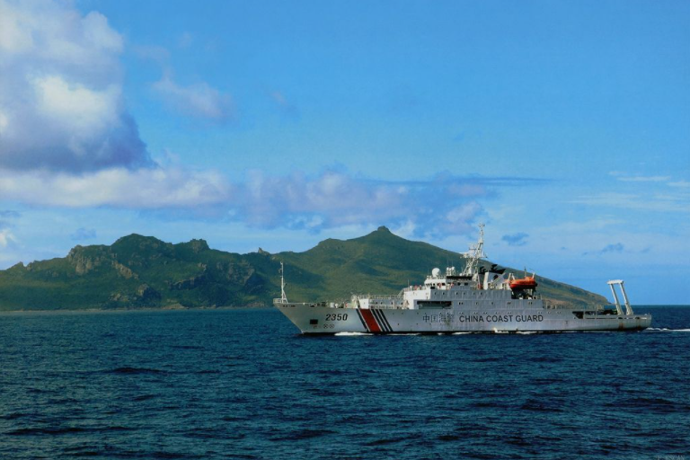 日本5艘漁船欲登釣魚島，我國海警驅離！日方突然殺出12艘炮艦-圖4