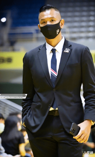 鞠婧祎|汪小菲妈妈谈儿子被诽谤心疼落泪，曝儿子曾因立场问题被陈建州打