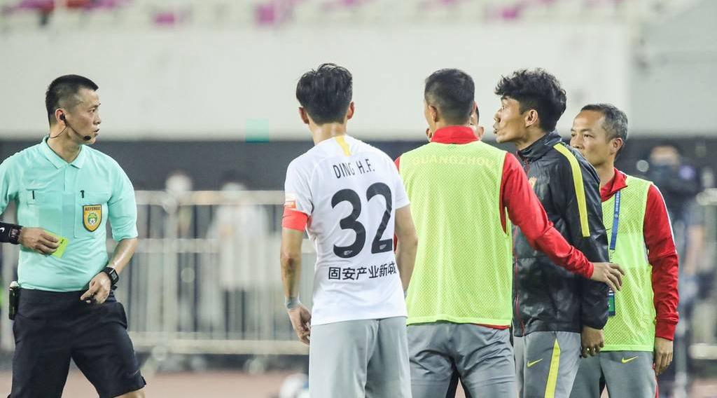 凱里·歐文|2大平臺直播廣州VS亞泰，升班馬羞辱落魄土豪？鄭智繼續(xù)怨裁判？