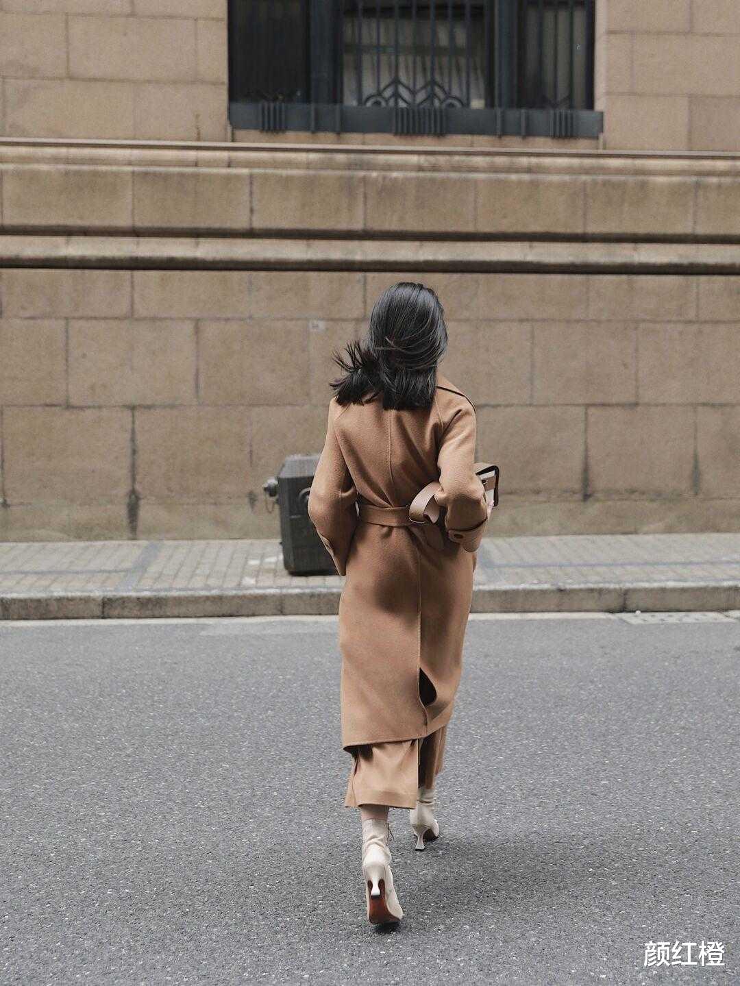 颜红橙 奔四的女性穿衣选色一定要谨慎，码住这五种颜色，减龄又显气色