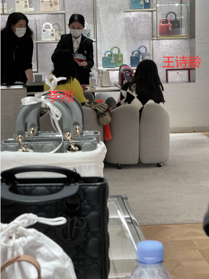 王诗龄|王诗龄未受父母离婚影响，开小号晒油画作品，曾一幅画拍卖高达十万