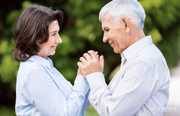 胡子鱼情感|68岁大爷再婚45岁女人,三个月就离了婚,大爷: 她只把我当提款机