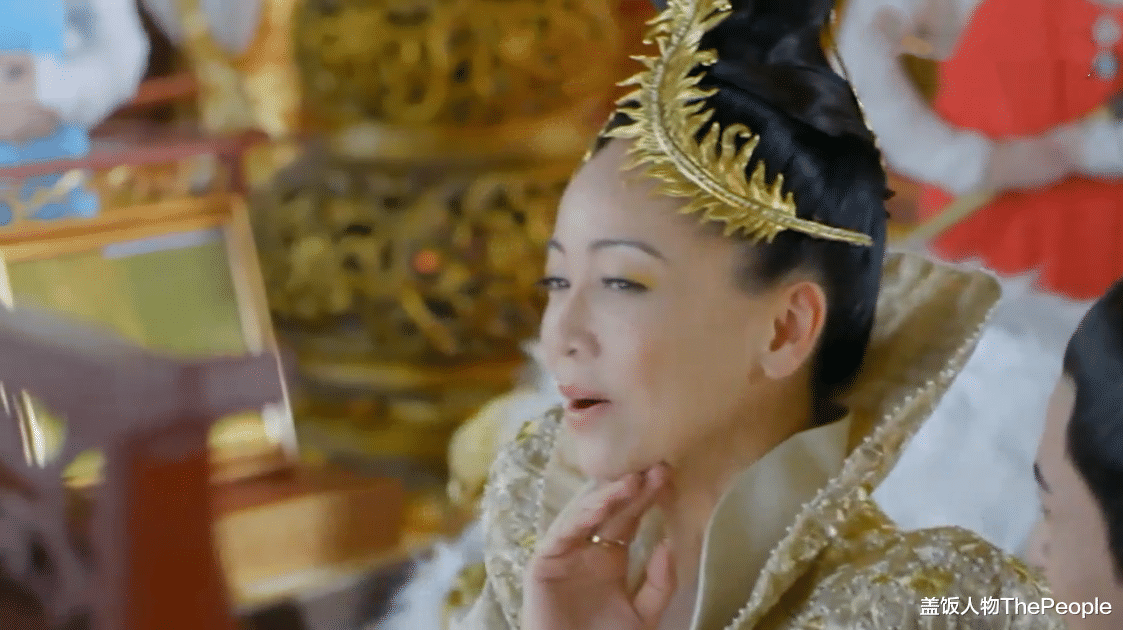 武则天|10版武则天对比：咏梅憔悴刘嘉玲扮相雷人，只有刘晓庆堪称经典？