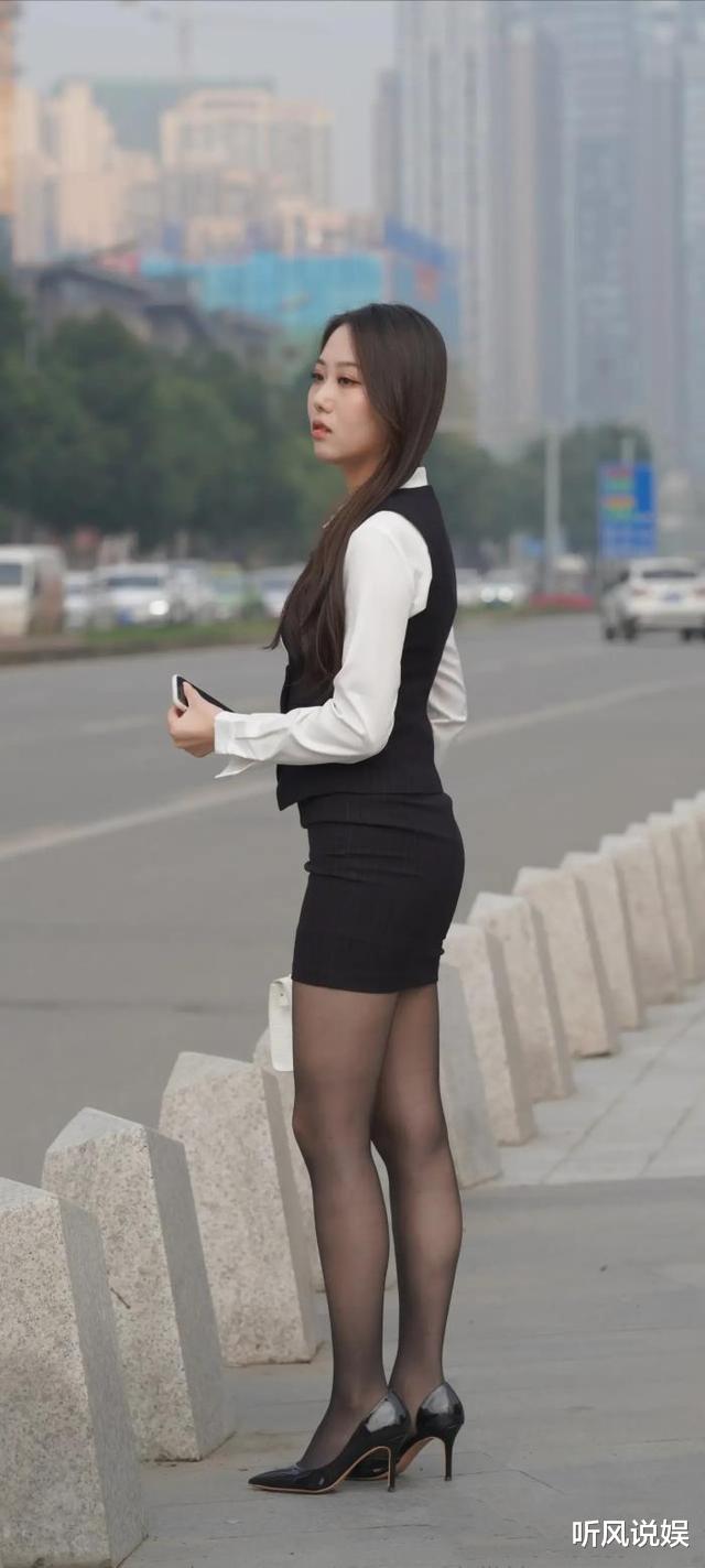 小姐姐|气质小姐姐，一身的职业女性穿搭，干练利落又不失优雅气质