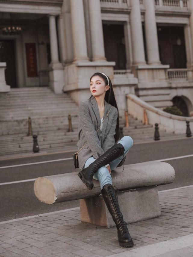 何有强 秋冬,怎么穿西服超好看?搭配上半身裙或者紧身裤,高级又洋气