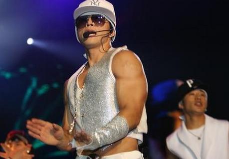 刘承俊|在娱乐圈虽然才艺出众，却因犯错被终身禁止入境，这是为何