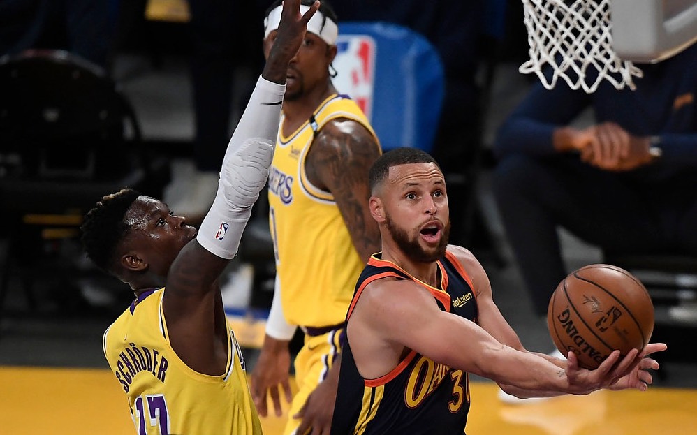 湖人队|保底半决赛！湖人最强阵容打爆勇士，詹姆斯夺冠稳了？