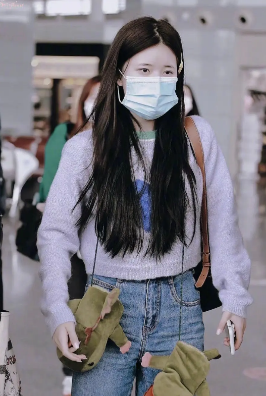 鞠婧祎|继杨超越后，又一个女星在模仿鞠婧祎，网友：想红想疯了吧！