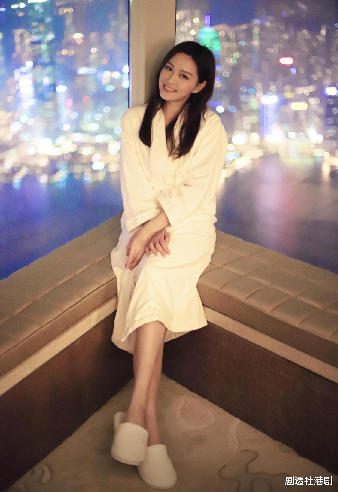 唐诗咏|唐诗咏两年未有新剧播出，亲生女地位下跌，花旦排行榜悄然变化