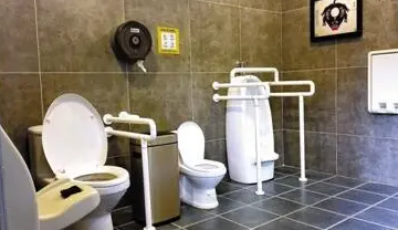 树艺蛙APP|女更衣室男孩含量太高，“太子”妈的操作，还在把猥亵当成纯真？