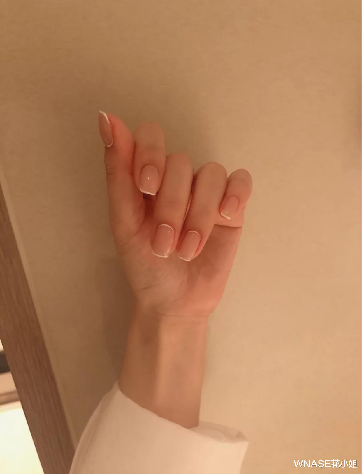 美甲|今年秋天最想要的20款美甲！显白大气，日常超百搭