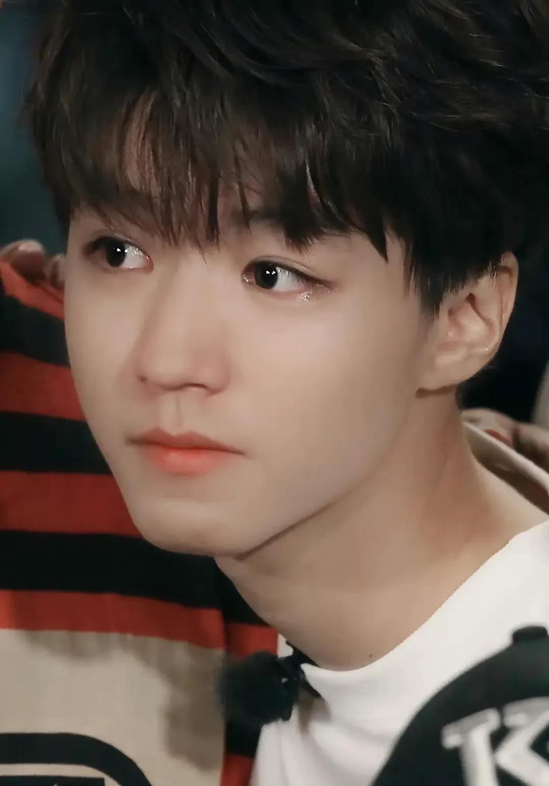 霍思燕|娱乐圈眼睛最漂亮的男星，只服这5位，眼底有水雾缭绕，桃花盛开