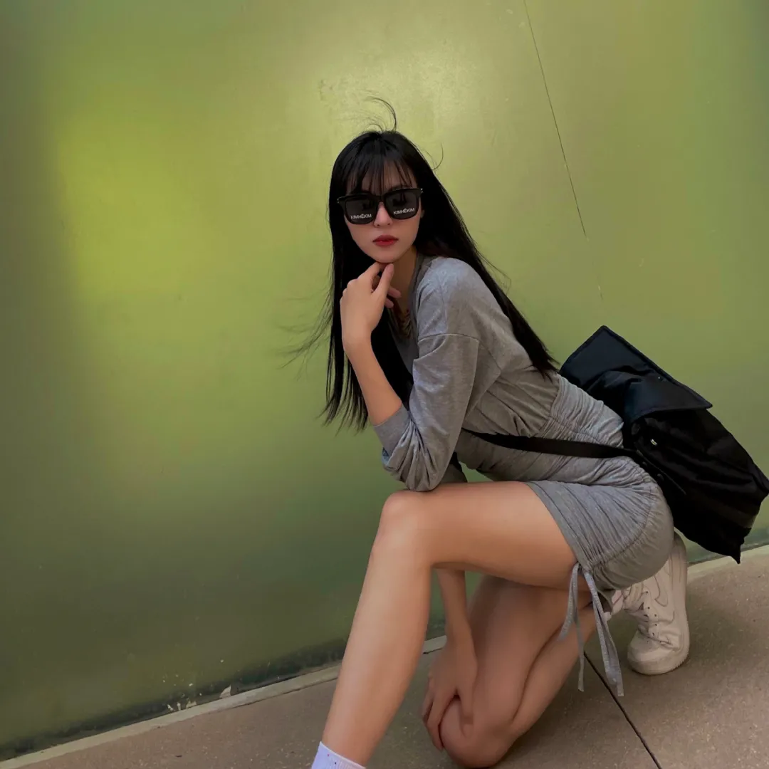 周放|被赞“内娱玫瑰”,28岁官宣嫁给幼儿园同学:娱乐圈的男人,我看不上