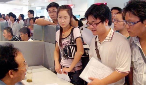 大学|985博士生求职，接连被11所高校拒绝，高学历人才也有心酸和无奈