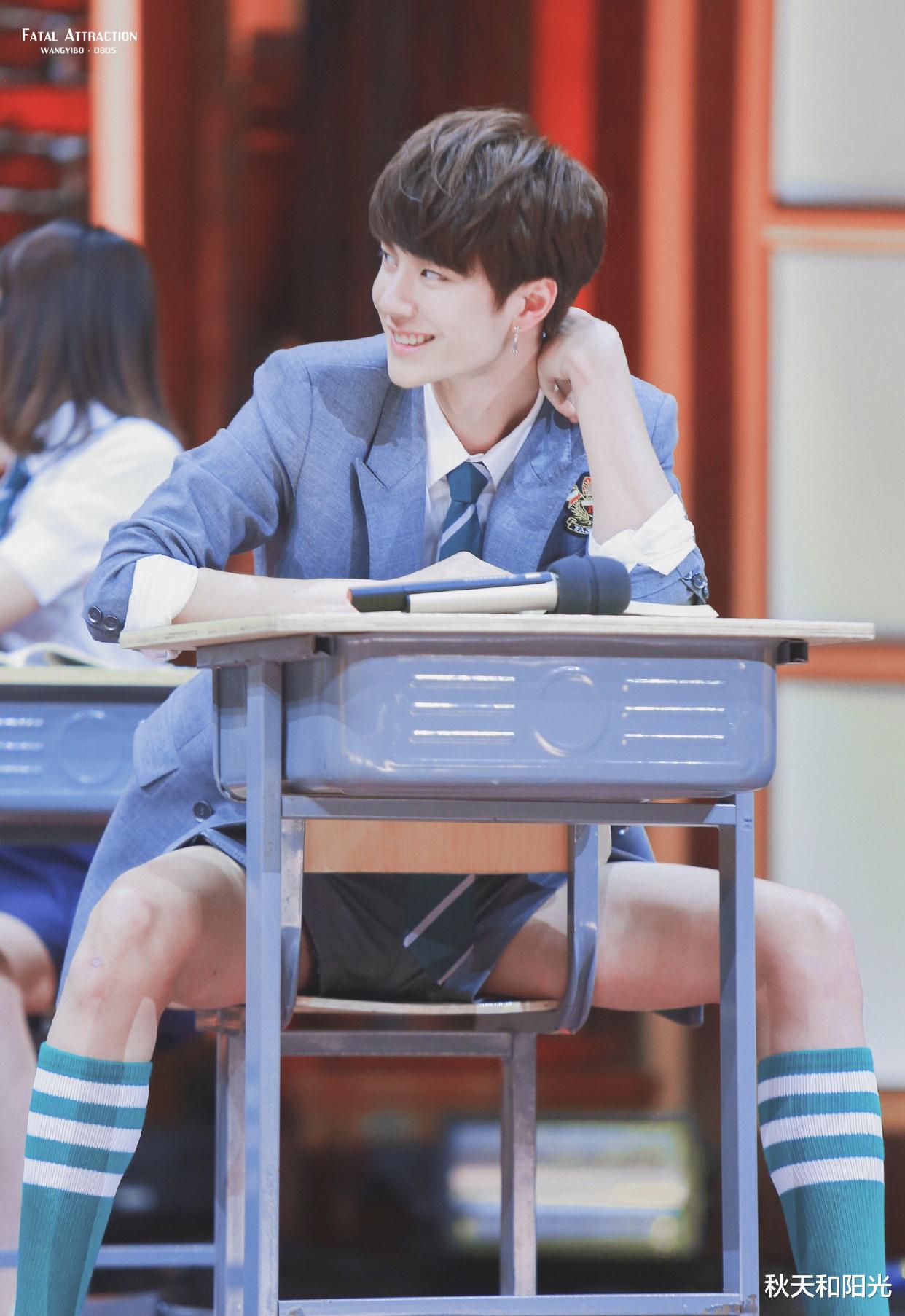 王一博|王一博真实收入曝光！公司和节目搜刮分成，到本人手上只剩零头