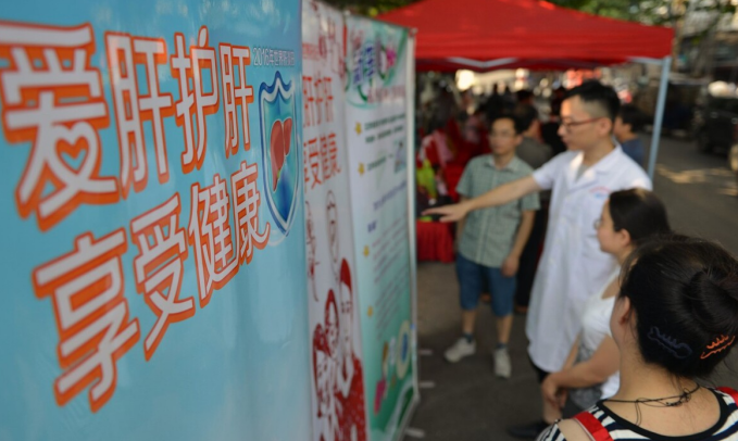 金兰中医学社|30岁女子确诊肝硬化，2月后离世，医生怒斥：此零食怎能天天吃？