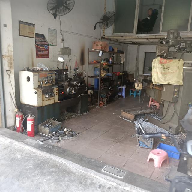 工人 8小时工作制不落地，让工人忠诚和与厂为家，就是“耍流氓”