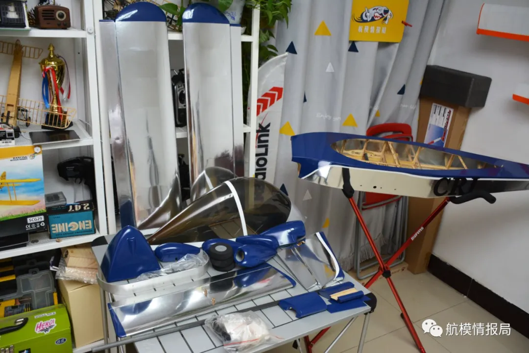 动力学 航模测评   酷似宇宙飞船，福莱特出品的蟋蟀双发像真机开箱和飞行