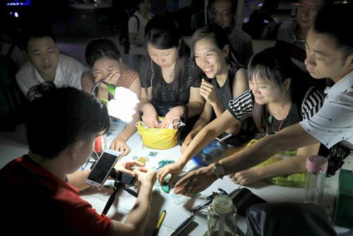 翡翠|直播卖玉石翡翠,是“捡漏”还是在线割韭菜?