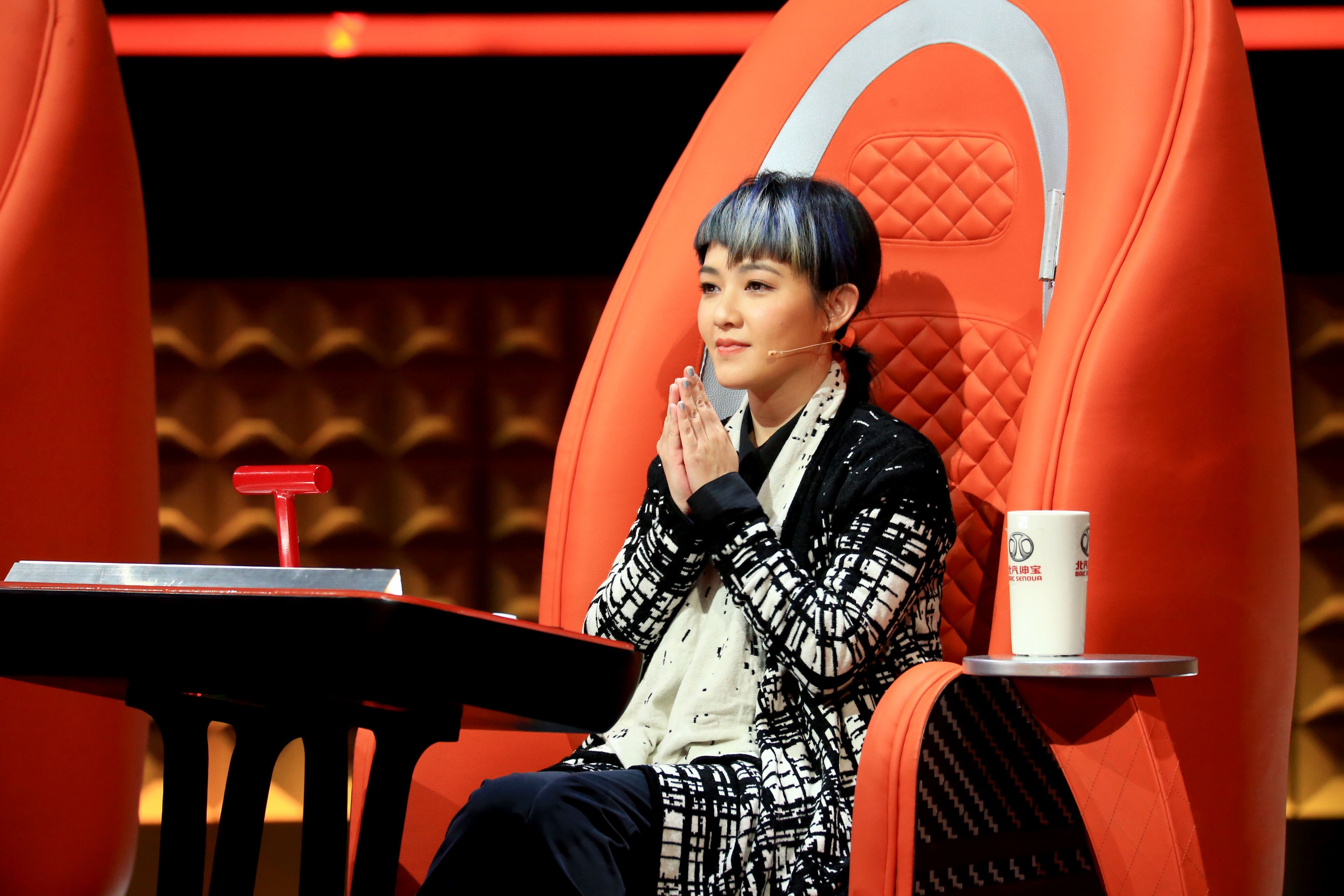 范晓萱|剃寸头打舌环，摘子宫坚持不婚，范晓萱21岁那年为什么突然变了？