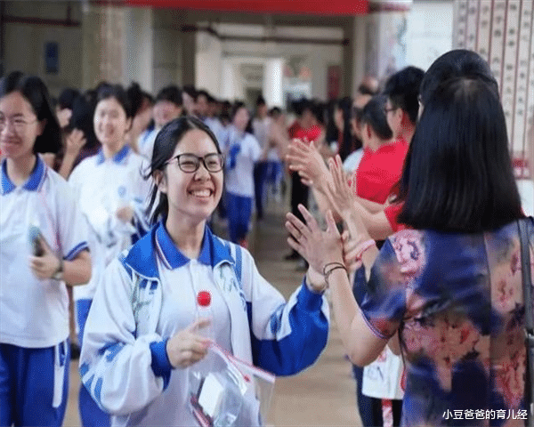 考试|高考前后有差距，孩子含泪说出了自己的心声，网友：太过于真实