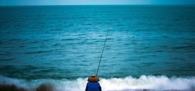 四川省|四川一男子野钓的意外收获,查看一番后果断报警,到底是什么呢?