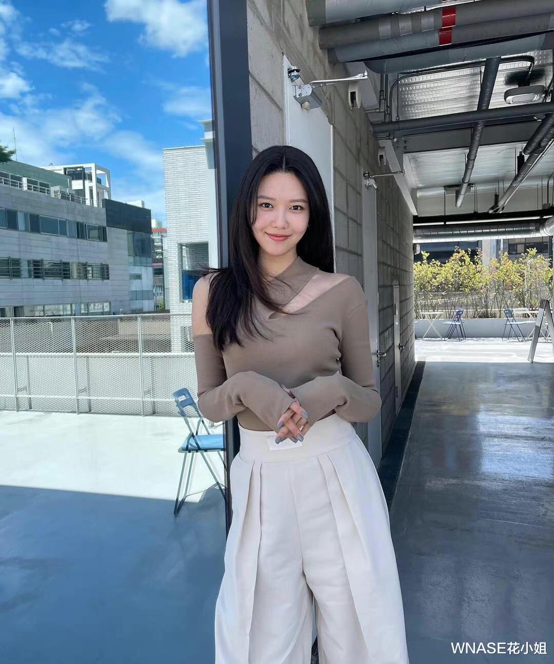 WNASE花小姐|入秋后超好用的4个穿衣方案!好看不费力,最近降温刚好用得到