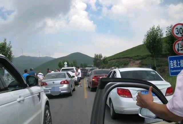 驾驶|副驾驶上没坐人也被扣6分？车主直接发飙：我到底违反了哪条规定