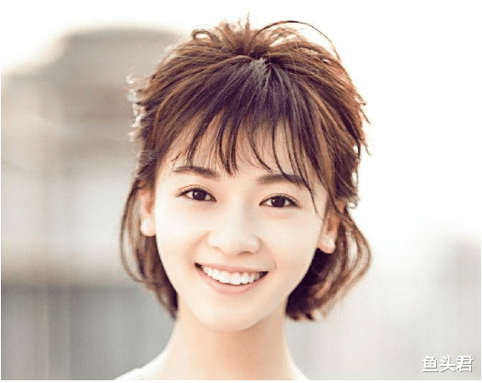 央视|她出门带30个保镖6个贴身助理,被央视批评后,却仍“不知悔改”