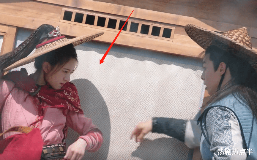 赵露思|赵露思再现“瞪眼”演技，念台词含糊不清，跟女配飙戏身高成硬伤