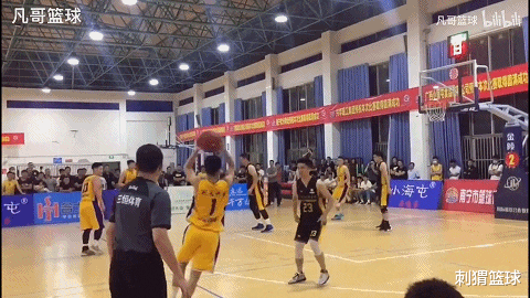 篮球|不到1米8！爆发速度不输职业球员！CBA球星都对他赞不绝口！ ?