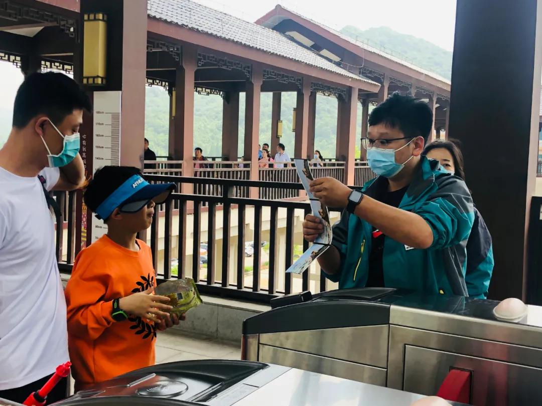 新报业传媒 立夏 鸡公山景区“五一”小长假完美收官