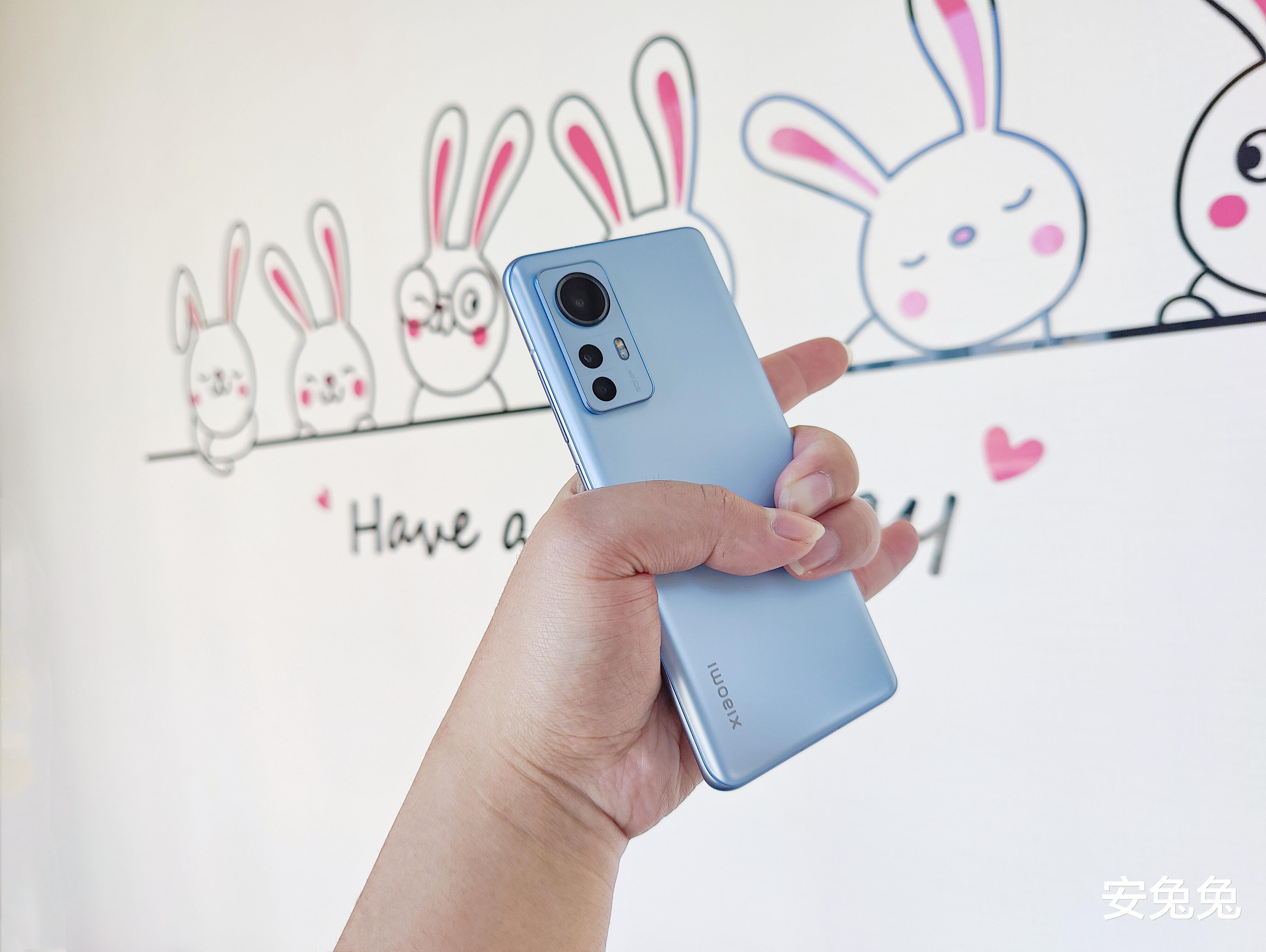 MIUI13|180g单手握持 小米12X图赏:不妥协的小屏旗舰