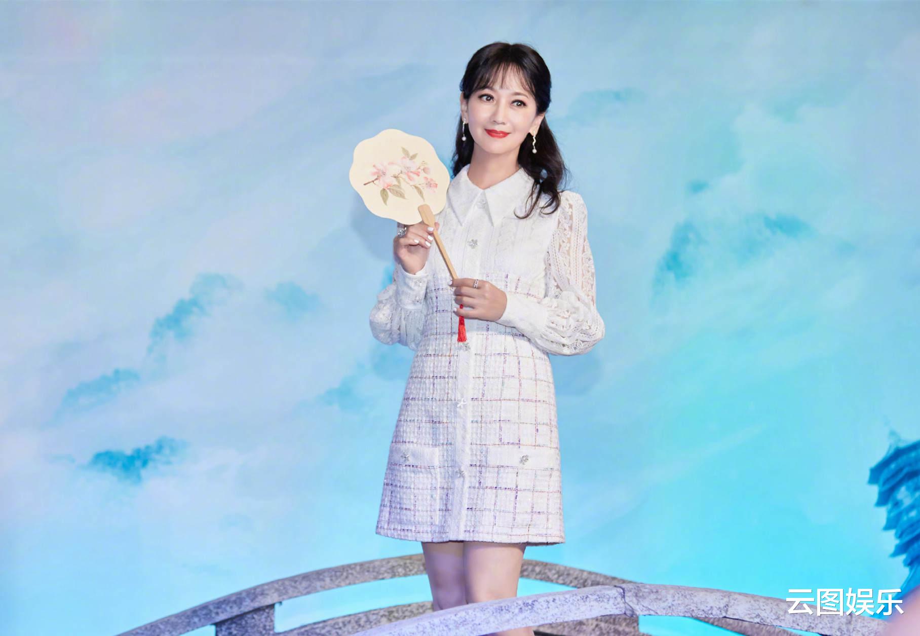 赵雅芝|66岁赵雅芝活动生图曝光，浓妆艳抹难掩脸部皱纹，与精修图差距大