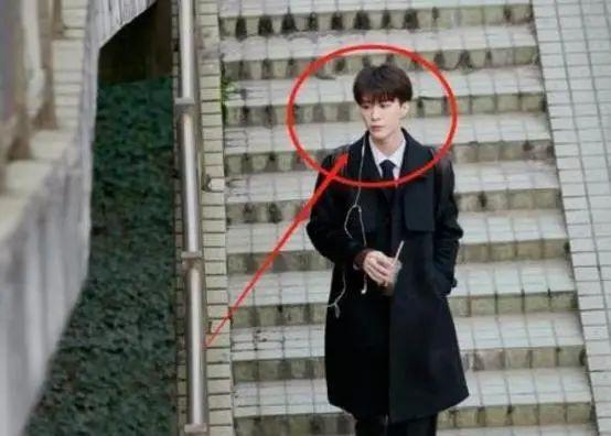 |三位顶流到南大拍戏,师生无一理睬,这才是高等学府该有的样子