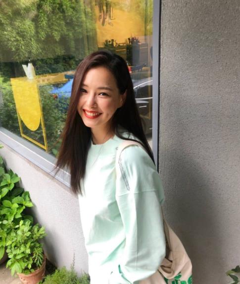 郑智薰|Rain自爆10年前看金泰希穿袜子一见钟情，连续告白5次都被拒绝