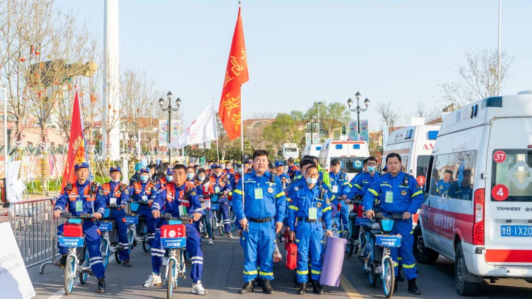 青岛精选 今天,这场马拉松赛事燃爆西海岸!