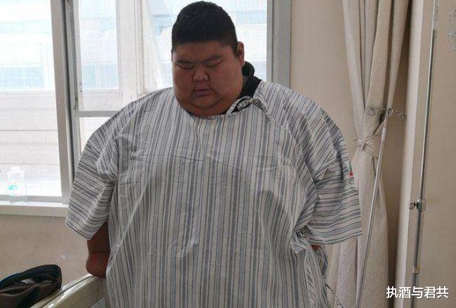 运动|中国第一胖王浩楠：668斤一年减掉400斤，成为帅小伙收获美丽恋人