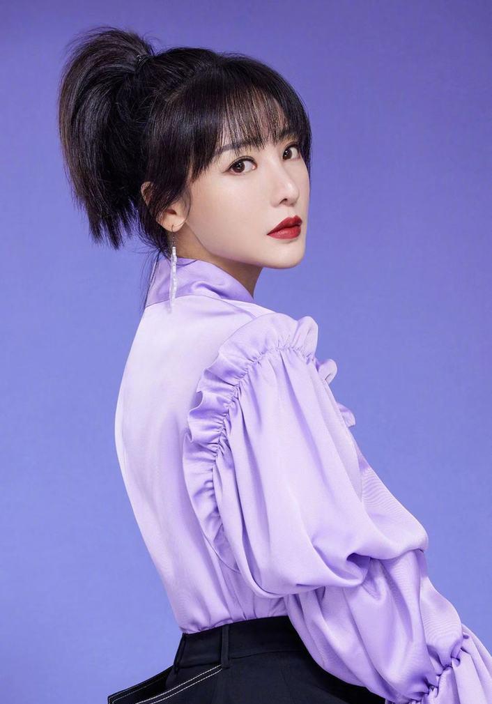 阿七聊|柳岩“多肉身材”绝了！紫色系少女感满满，网友：女神不会让宅男失望
