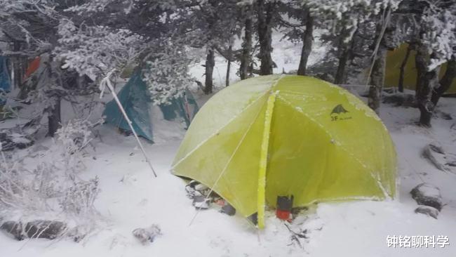 驴友 擅闯秦岭禁地驴友已遇难！失温后反常脱衣，仅半小时就可致人死亡