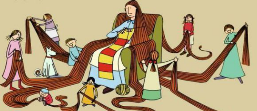 欣阿霞讲 了遵守爱情的约定，女子20年没剪头发，每天要7个人帮她梳头