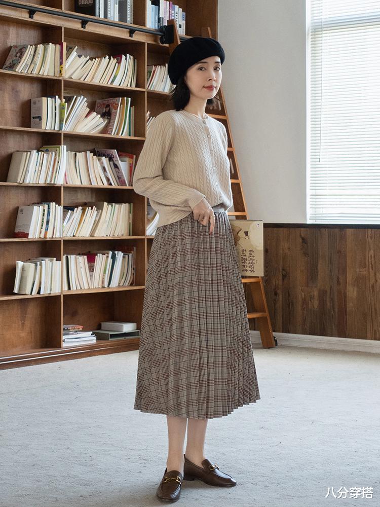 八分穿搭 小个子要学会穿“毛衣”,看这位博主的几组时尚造型,显高又洋气