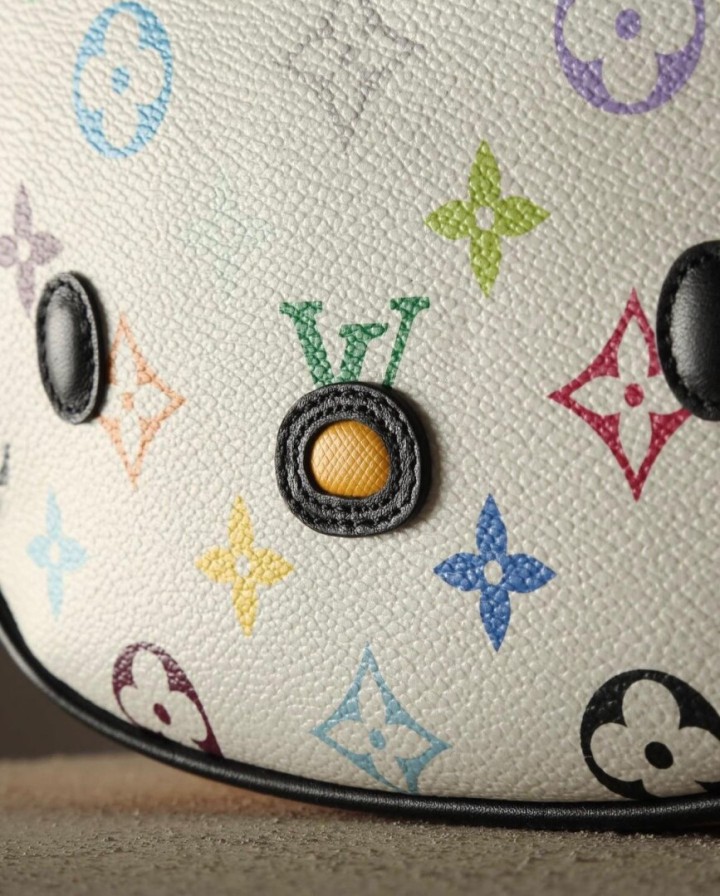 挑款师|Hello Kitty化身LV老花小废包？2种经典路易威登印花你喜欢哪一个